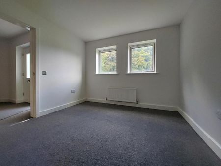 4 bedroom terraced house to rent - Photo 4