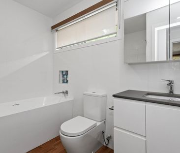 Beautifully Renovated Two-Bedroom Unit - Photo 6