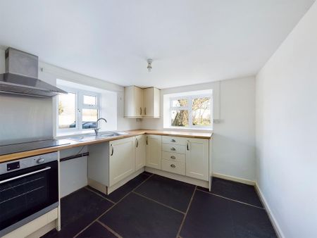 2 bedroom semi-detached house to rent - Photo 5