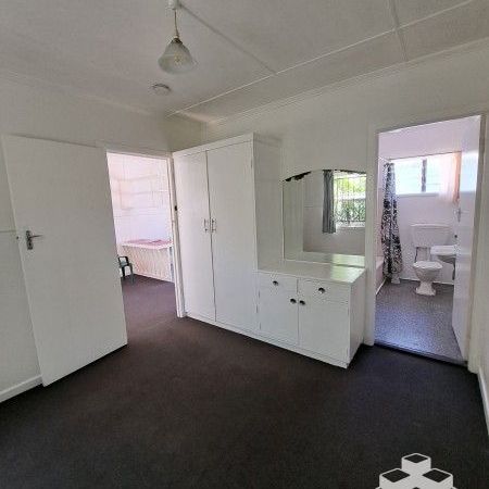 GREAT WEST END LOCATION NEAR BOUNDARY STREET SHOPS and RESTAURANTS - VIEW AT OPEN FOR INSPECTION - Photo 1