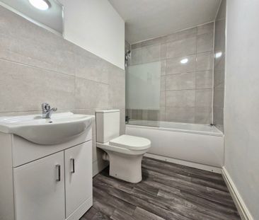 2 bedroom apartment to let - Photo 6