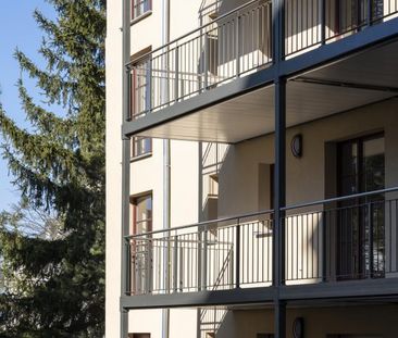 Hochwertig saniertes Objekt mit Fußbodenheizung und Parkettboden ! - Photo 1