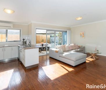 DELIGHTFUL TWO BEDROOM UNIT! - Photo 5