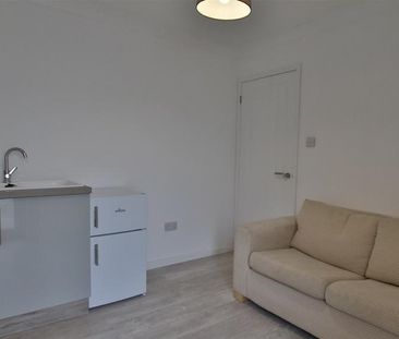 1 bedroom property to rent - Photo 2