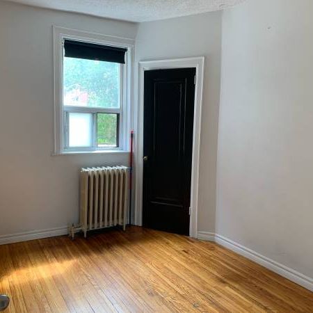 1 Room Available for Rent - Photo 1