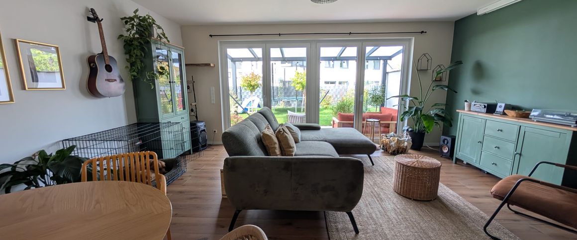 Traumhaftes Einfamilienhaus mit Einbauküche in einer gewachsenen Neubauanlage – frisch renoviert - Foto 1