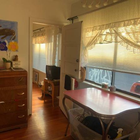 Studio Apartment - Photo 1