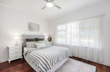 Spacious 4 bedroom family home in a sought-after suburb - Photo 5
