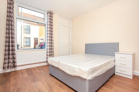 Property to rent - Photo 3