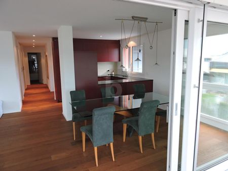 COZY, MODERN WITH A FUTURE OUTLOOK - Foto 2