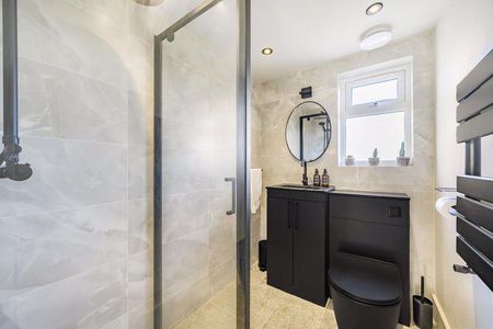 3 bedroom apartment to rent - Photo 5