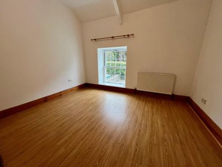 4 bedroom semi-detached house to rent - Photo 5