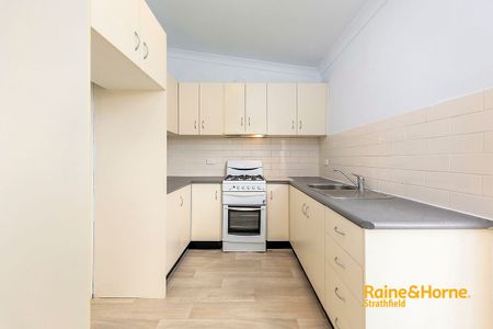 Three-Bedroom Home Only Minutes from Strathfield Station - Photo 4