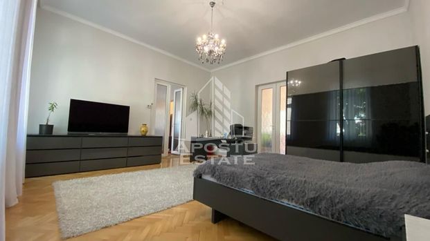 Casa cu 3 camere, centrala proprie, SAD - Fotografie 1