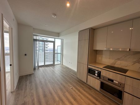 For Lease - 8 Interchange Way Unit# 5515, Vaughan, Ontario - Photo 4