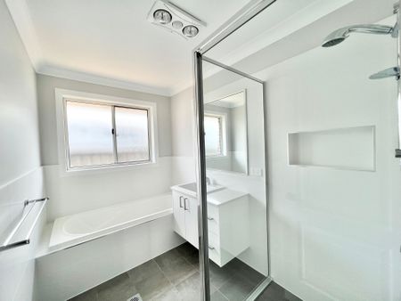 Modern Comfortable Family Home - Photo 3