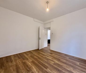 2 bedroom property to rent - Photo 4