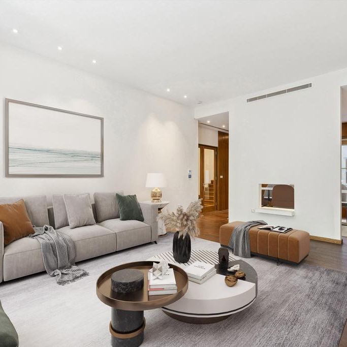 4 bedroom flat to rent - Photo 1