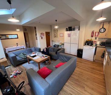 6 bedroom private hall to rent - Photo 2