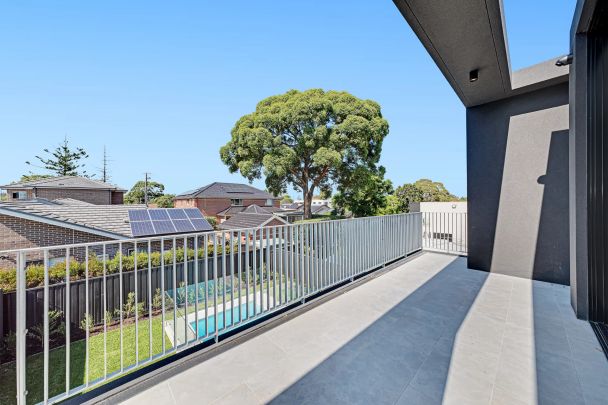 Near New Architecturally Designed Duplex Offering Unparalleled Level of Luxury - Photo 1