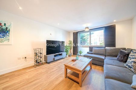 2 bedroom flat to rent - Photo 2