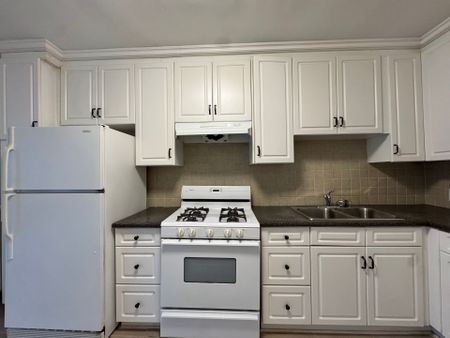 For Lease - 1077 Bathurst Street Unit# 2, Toronto, Ontario - Photo 3