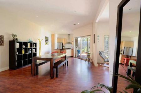 “WELL PRESENTED | FRESHLY PAINTED | GREAT LOCATION” - Photo 2
