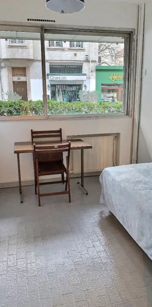 A louer chambre de bonne à Marseille 13008 - MERMOZ - Photo 1