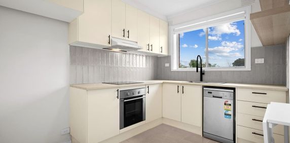 Contemporary Living at Its Best! - Photo 2