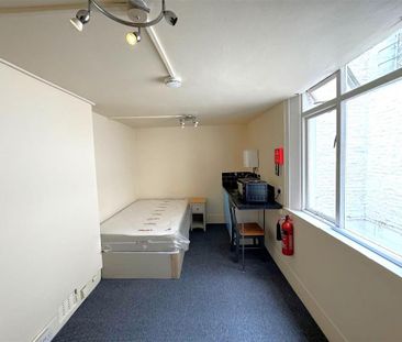 Studio to rent - Photo 3