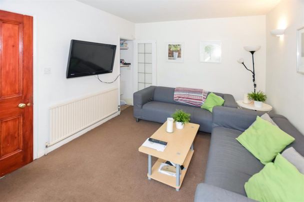 1 bedroom Flat To Let - Photo 1