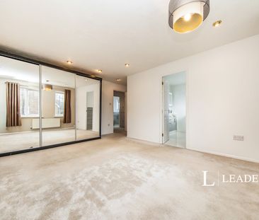 4 bedroom house to rent Kentwell Close, Rushmere St. Andrew, Ipswic... - Photo 2