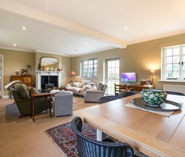 A rare opportunity to rent a spacious four-bedroom detached home, n... - Photo 1