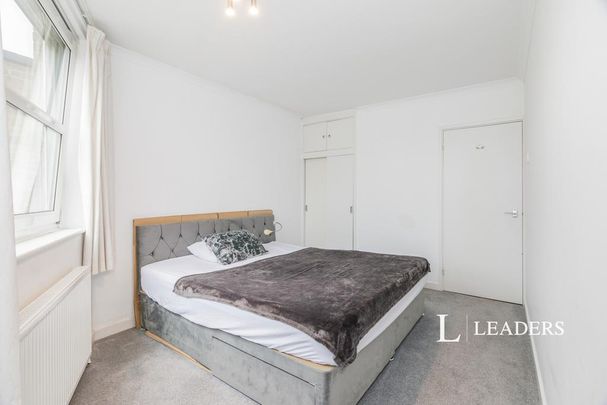 1 bedroom in a house share to rent - Photo 1
