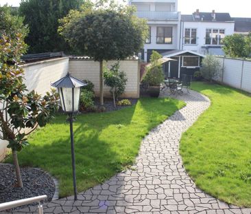 Wohnen & Arbeiten kombinieren! Attraktives Einfamilienhaus mit Anba... - Photo 1