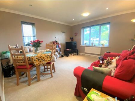 2 bedroom flat to rent - Photo 4