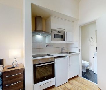 Studio to rent - Photo 2