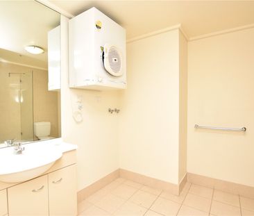 2406/668 Bourke Street - Photo 6