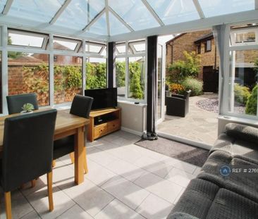 2 bedroom semi-detached house to rent - Photo 2