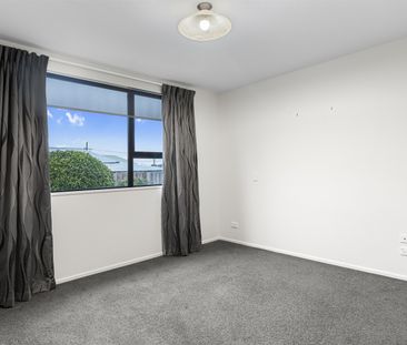 Modern Two Bedroom Unit - Photo 4