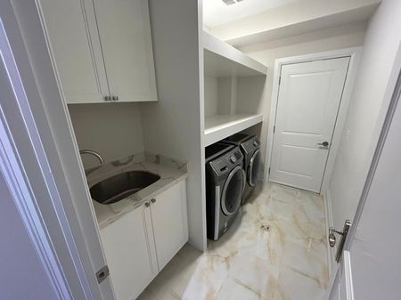 For Lease - 398 Bent Crescent, Richmond Hill, Ontario - Photo 4