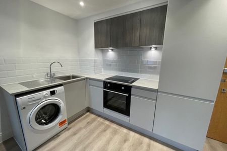 Albert Road, BOURNEMOUTH - Photo 5