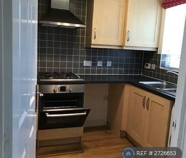 3 bedroom semi-detached house to rent - Photo 6