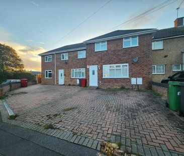 Slough, Berkshire, SL2 - Photo 2