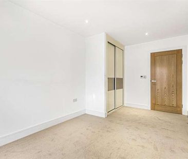 Lanyard Building, River Walk, KT2 - Photo 4