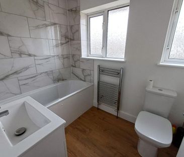 3 bedroom terraced house to rent - Photo 6