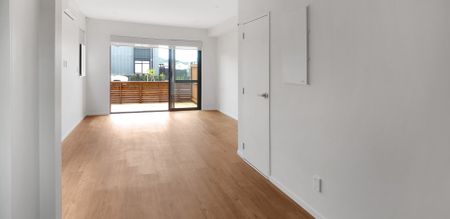 HOBSONVILLE - Terrace House - Photo 3