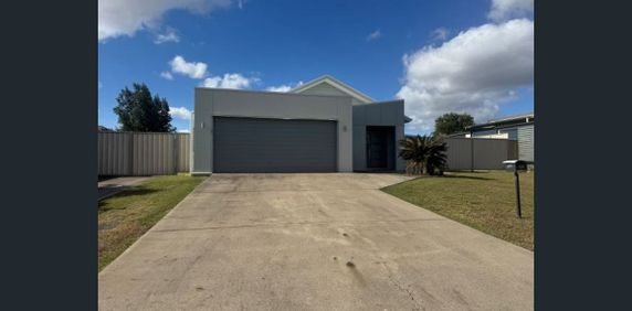 11 Warilla View, Blacks Beach, Qld 4740 - Photo 2