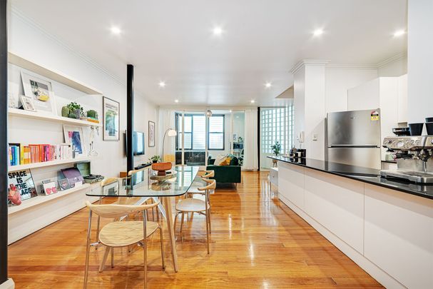 Fully Furnished Stylish One Bedroom Apartment - Photo 1