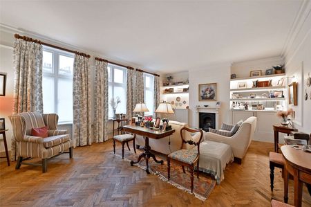 Elegant mid-terrace first and second floor maisonette in central Windsor with private ground floor entrance. - Photo 5